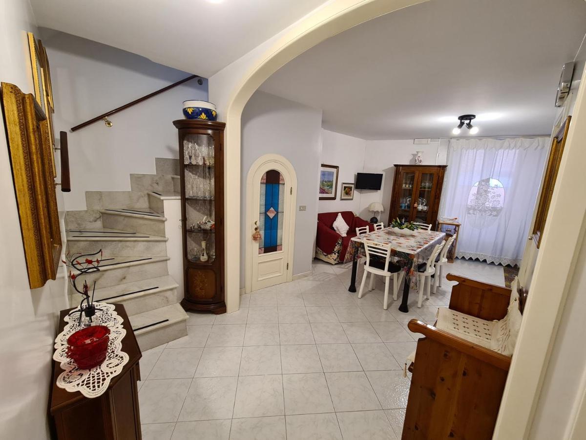 Casa Vacanze Lalia Майорі Екстер'єр фото